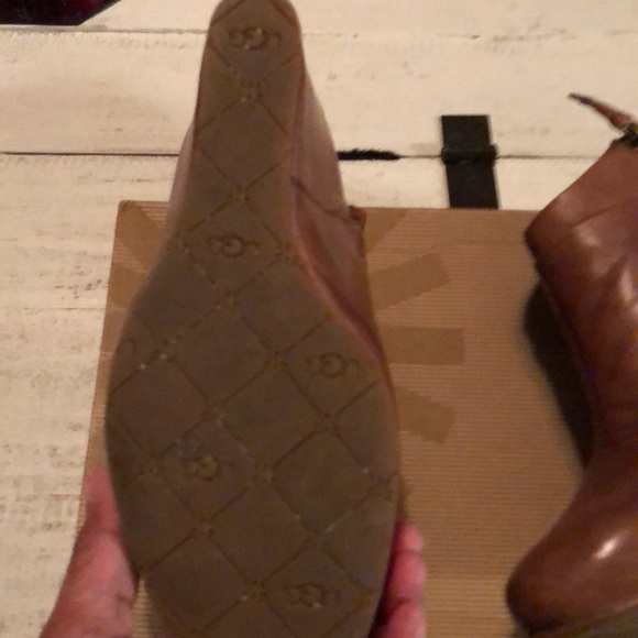 Ankle UGG boots - Picture 1 of 6